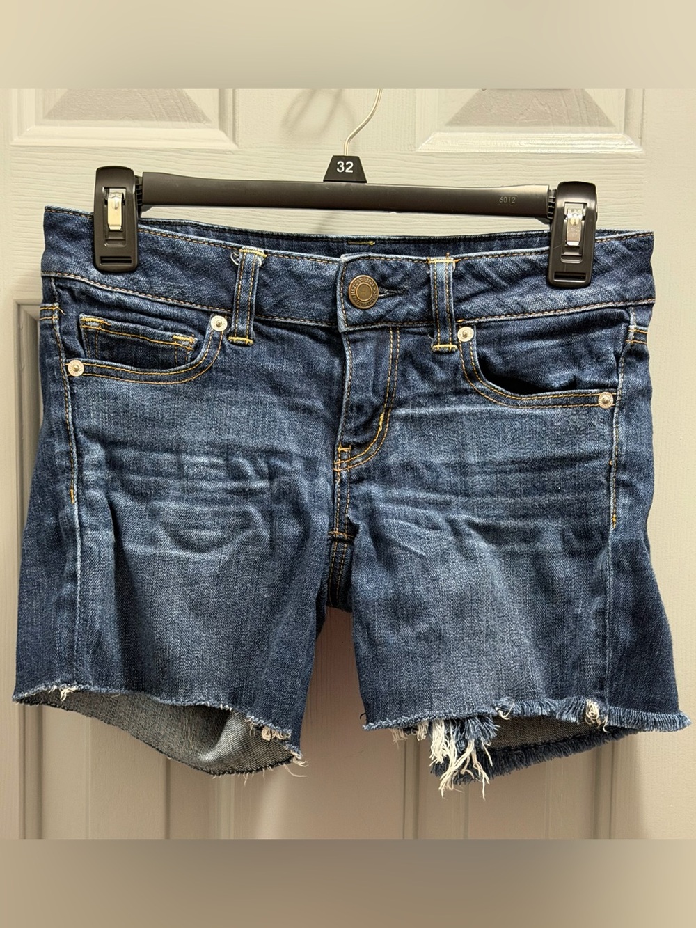 American Eagle Denim Mid-Rise Stretch Jean Shorts Womens Sz 4 5” inseam